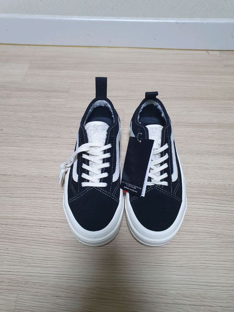 반스 센트리 올드스쿨 스니커즈 235--2