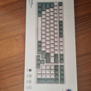 K3 PRO 기계식 게이밍 키보드 RGB 미개봉 팔아요