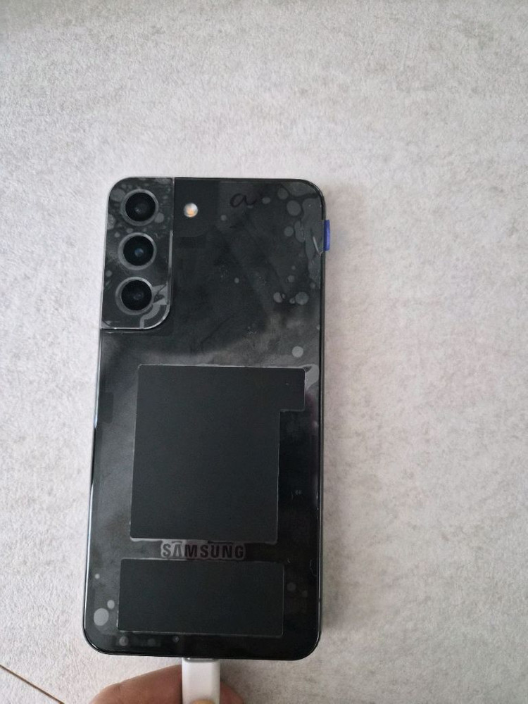 갤럭시 s22 액정 배터리 케이스 교체완료 이미지