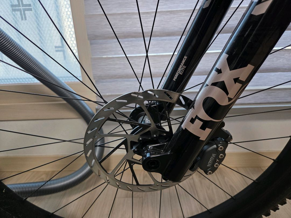 스페셜라이즈드 카본 전기MTB 자전거--3