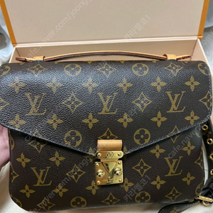 루이비통 포쉐트메티스