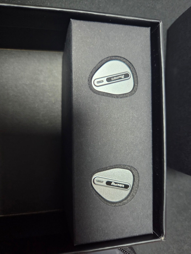 키위이어스 아이로소 이어폰 판매합니다--1