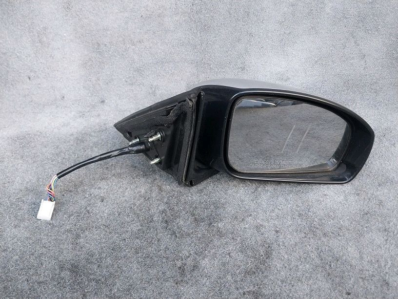 인피니티 G35 G37 중고 사이드미러 11핀 조수석쪽 / 은색 이미지