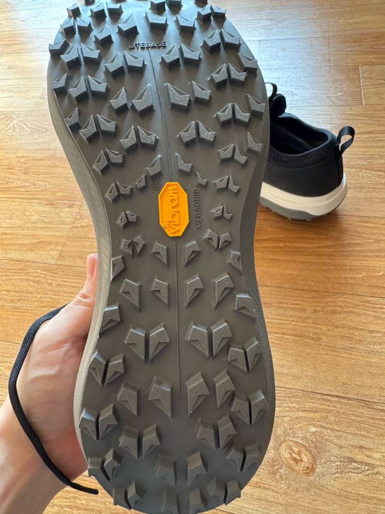 아크테릭스 sylan 고어텍스 비브람 이미지