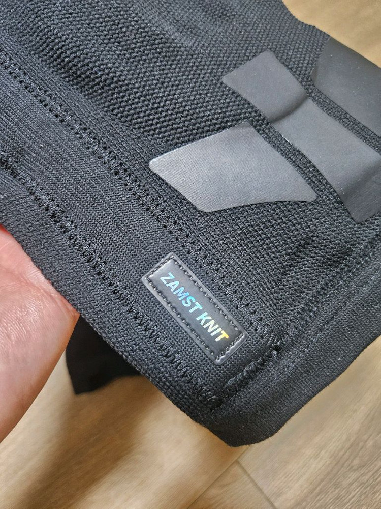 잠스트 zk모션 무릎보호대 이미지