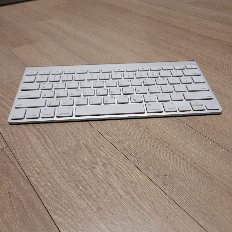 애플 매직 키보드 1세대--1