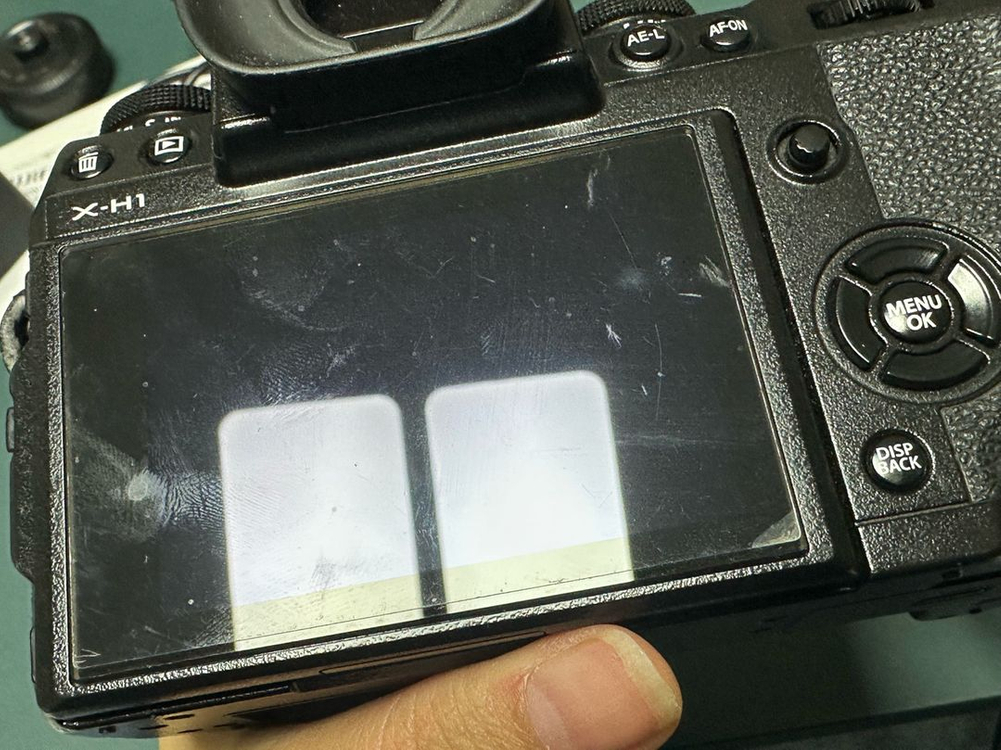 후지필름H1 카메라 + 세로그립 이미지