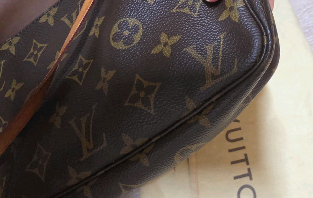 정품 루이비통 모노그램 파우치(급처분가)--3