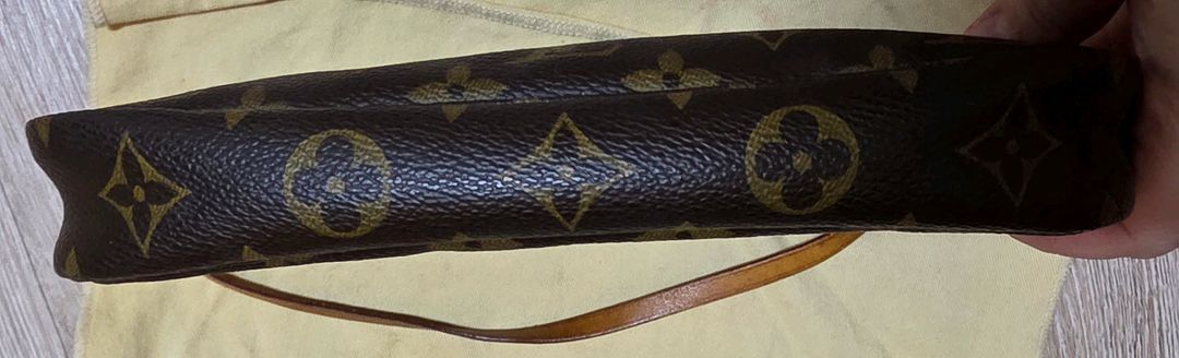 정품 루이비통 모노그램 파우치(급처분가)--4
