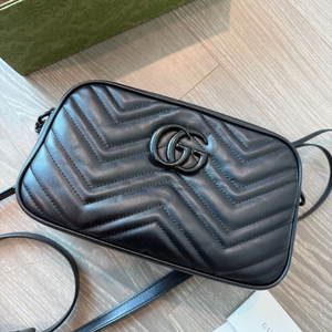 [급처] 구찌 GG 마몽 마틀라쎄 스몰 카메라백 블랙 / 정품 / 80만