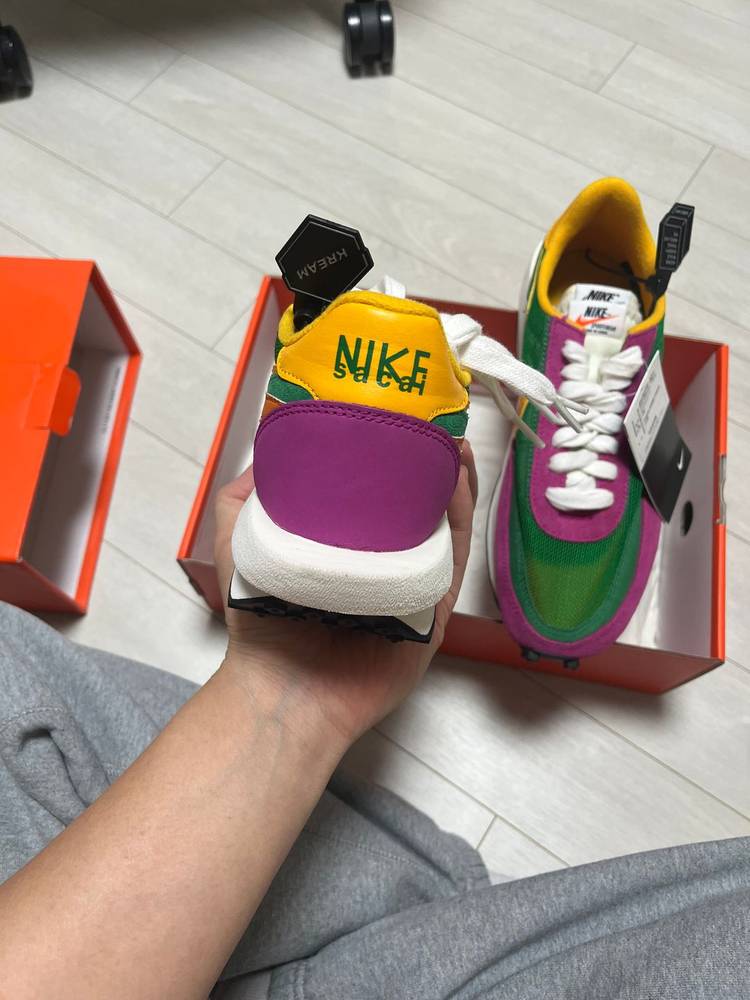 나이키 사카이 와플 핑크그린 265 사이즈 새제품 이미지