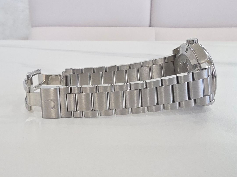 오메가 아쿠아테라 흰판 쿼츠 이미지