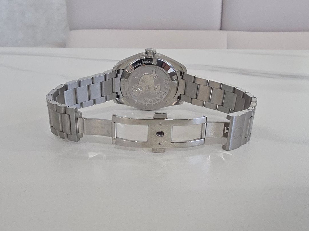 오메가 아쿠아테라 흰판 쿼츠 이미지