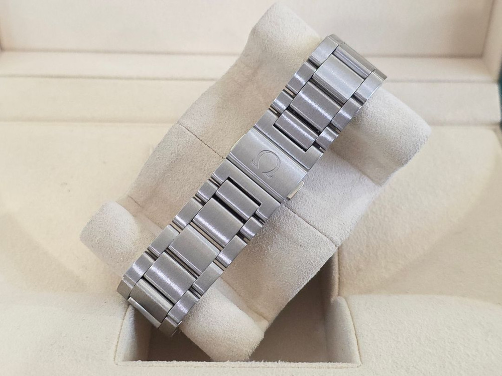 오메가 아쿠아테라 흰판 쿼츠 이미지