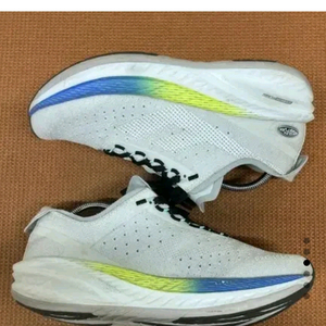 (정가21만원 최상위모델)프로스펙스 하이퍼 러쉬 270 런닝화