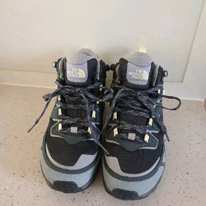 노스페이스 등산화.세탁완료.1회 착화.상태최상