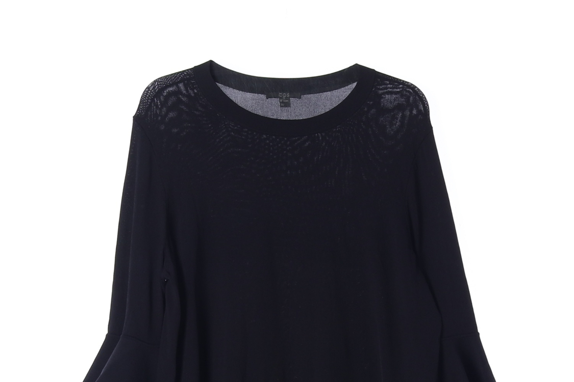 [L]코스 블랙 러플 슬리브 니트원피스--2