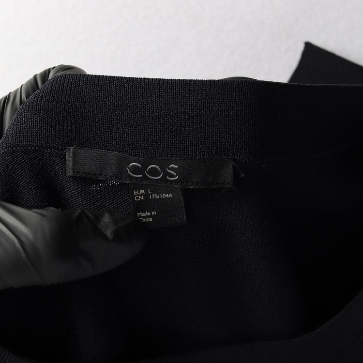 [L]코스 블랙 러플 슬리브 니트원피스--5