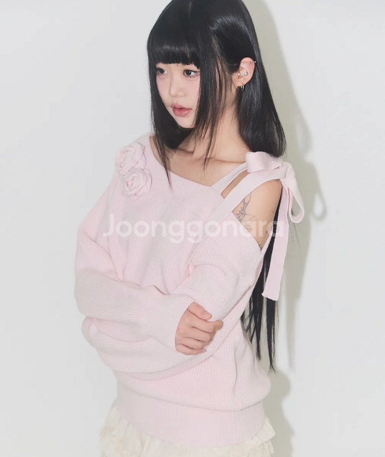 [일리고]블룸 보우 오프숄더 니트 핑크 티셔츠 여성 상의--1