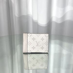 루이비통 모노그램 타이가라마 반지갑 옵틱 화이트