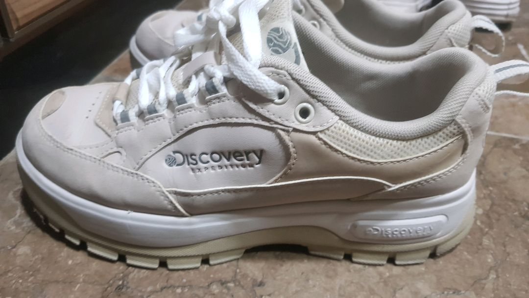 240 디스거버리 여성 운동화--1