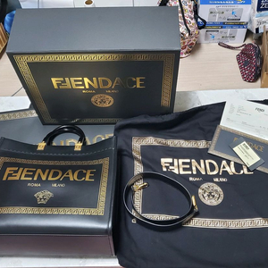 펜디 베르사체 콜라보 펜다체 선샤인 미디움 토드 쇼퍼백