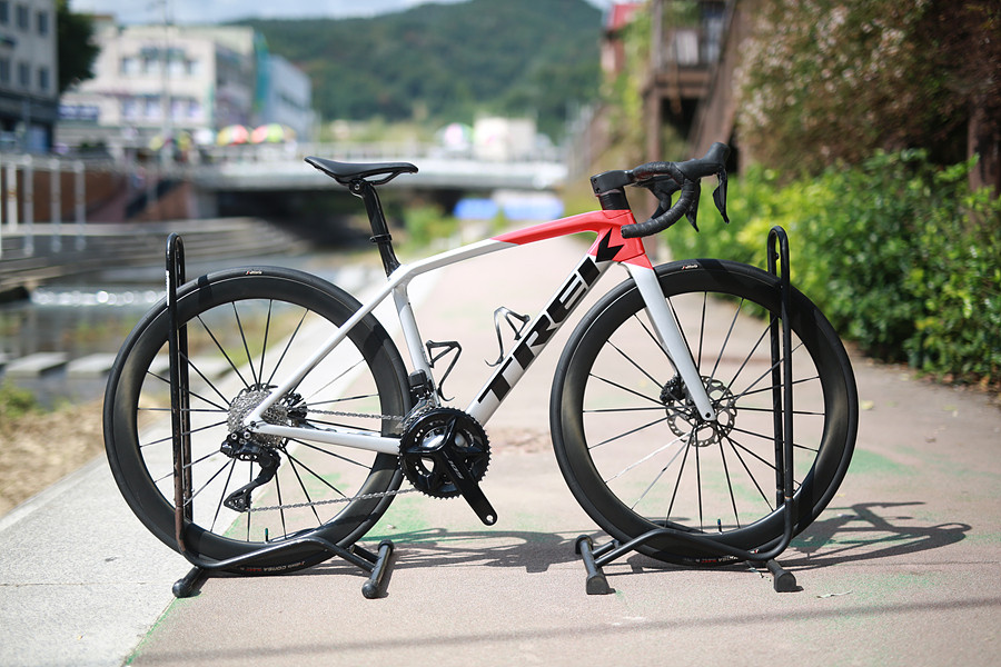 *상태좋음*23년 트렉 에몬다 SL6 PRO Di2 105 50 디스크--2