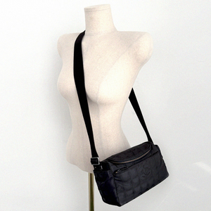 샤넬 뉴 트래블라인 블랙 카메라백 크로스백