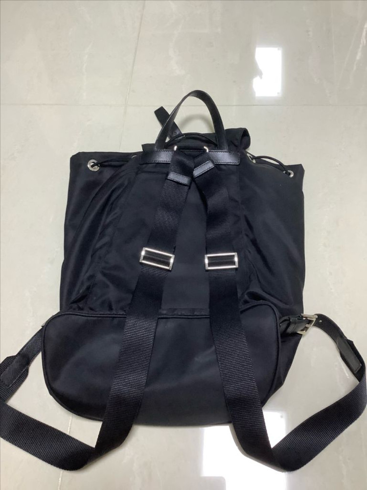 프라다 나일론 백팩--1