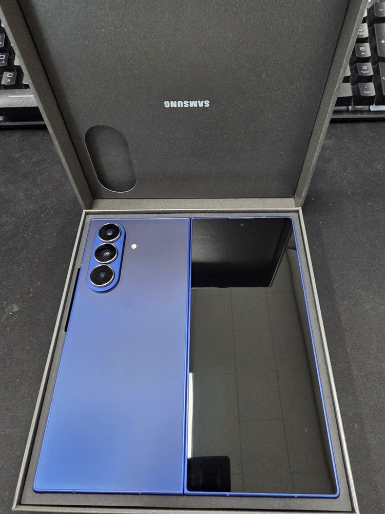 ◆특가◆갤럭시Z폴드7 256G 단순개봉 블루 175만--1