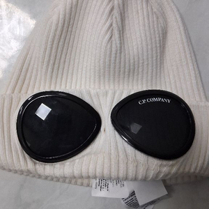 정품 CP컴퍼니 니트 비니