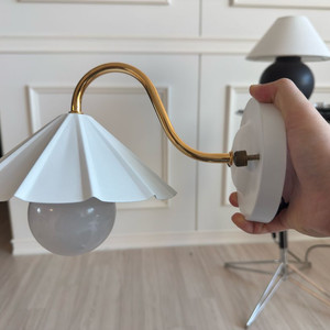 인테리어 벽 조명 팝니다 2개 있어요