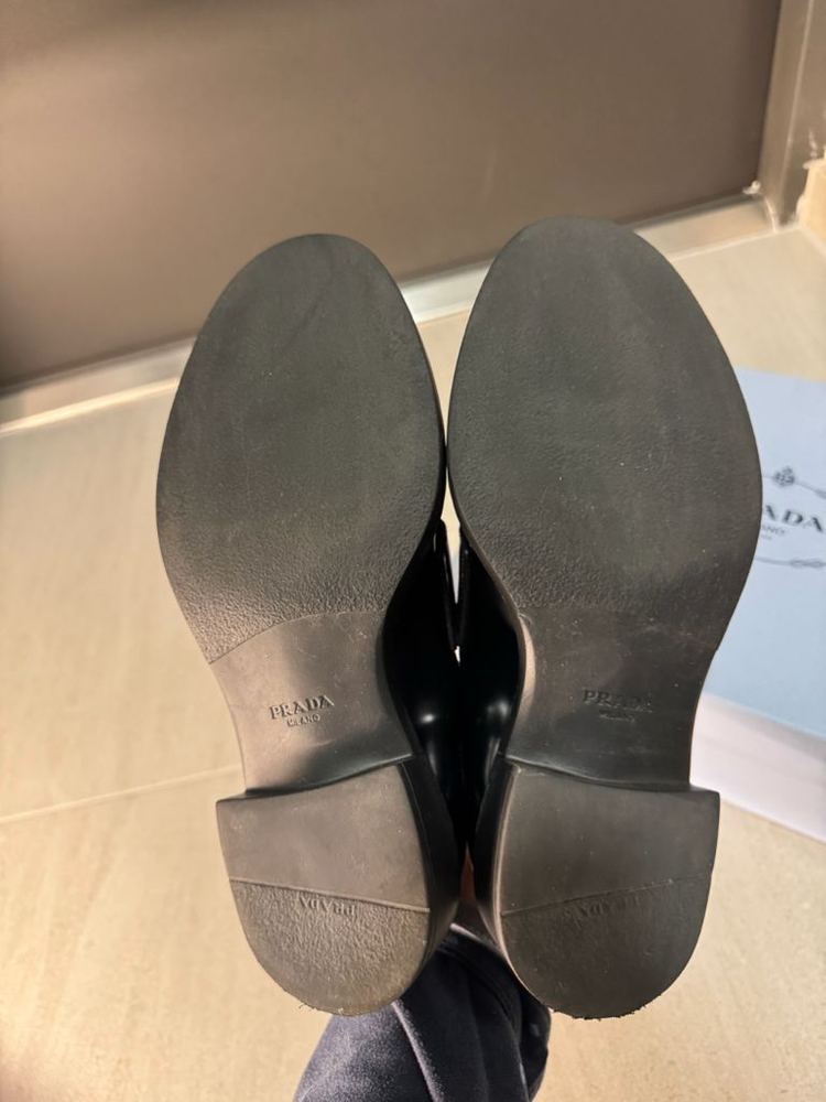 프라다 초콜릿 브러시드 로퍼 225--2