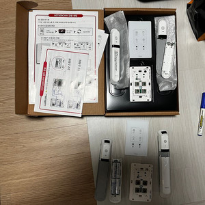 보탬 화장실 손 안대는 스위치 2개 판매합니다.