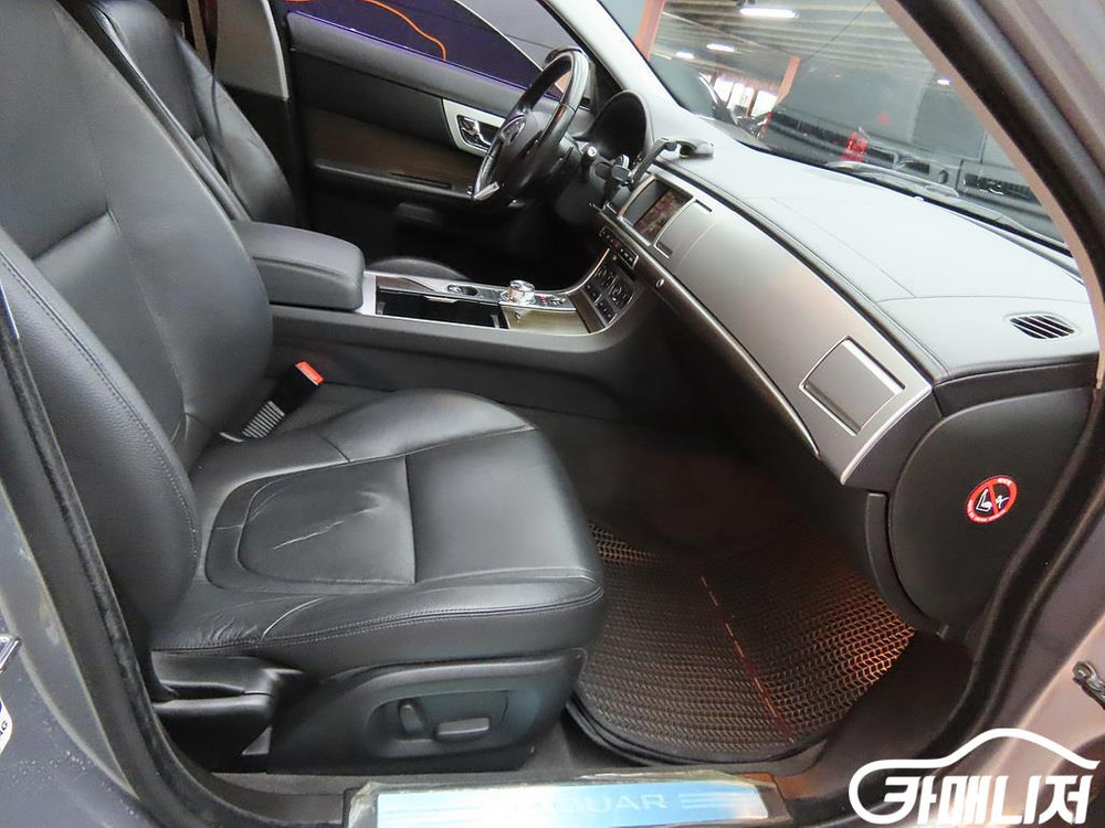 [재규어]뉴XF 2.2 D 럭셔리 #2026년특가--6