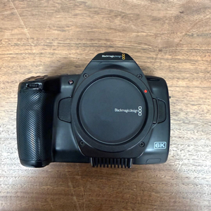 Blackmagic Pocket Cinema Camera 6K Pro