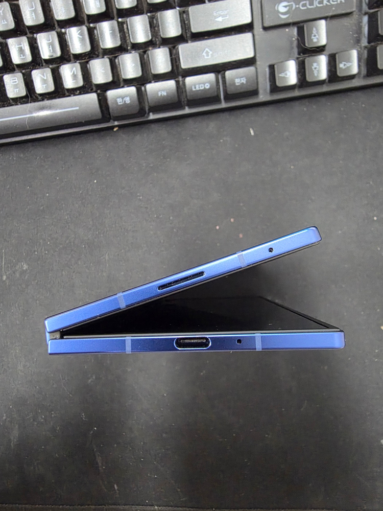 ◆특가◆갤럭시Z폴드7 256G SS급 네이비 157만--8