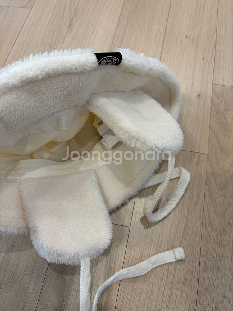 아이스비스킷 스마일 이어플랩 부클햇 아이보리 겨울모자 각2만원--2