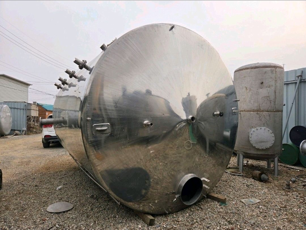 스텐탱크 저장탱크 기름탱크 중고저장탱크 30톤 3만리터 물탱크 이미지