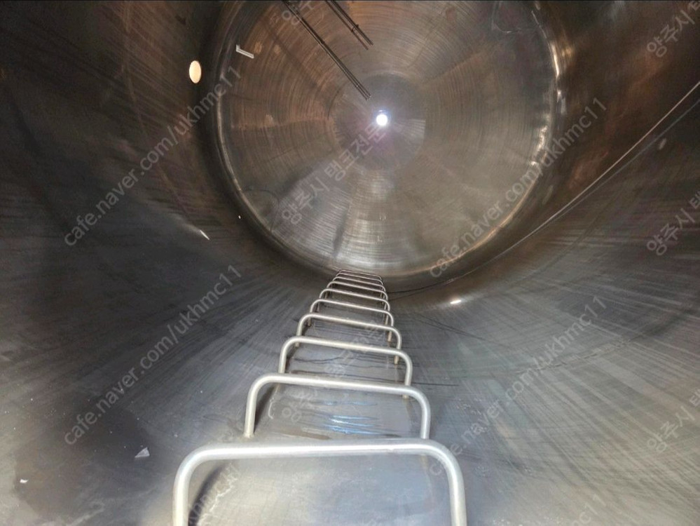 스텐탱크 저장탱크 기름탱크 중고저장탱크 30톤 3만리터 물탱크 이미지