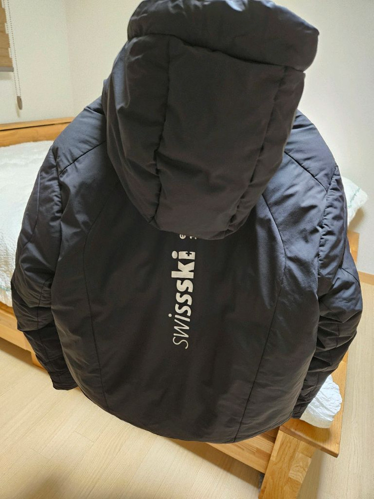 데상트 아우디 패딩 팔아요(90)--1