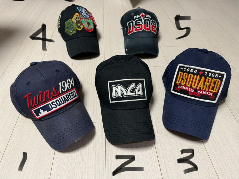 디스퀘어드 맥퀸 여러가지 모자등 팝니다 이미지