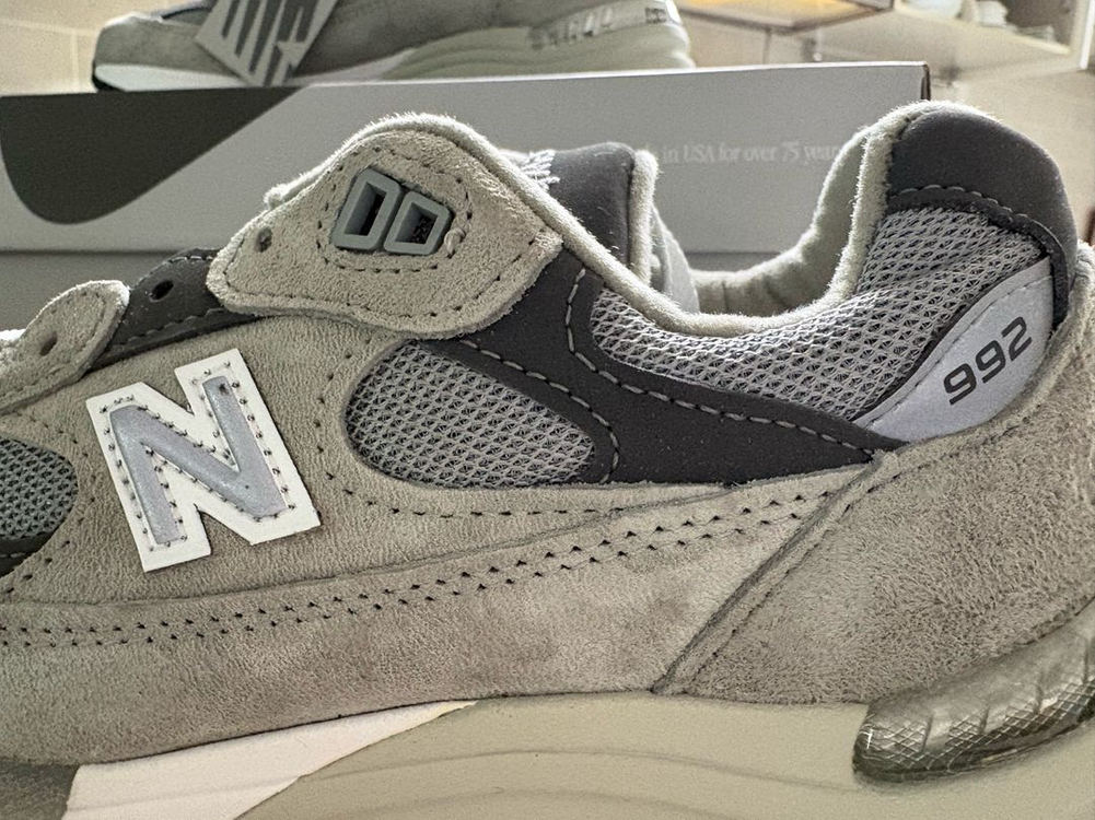 뉴발란스992 그레이 이미지