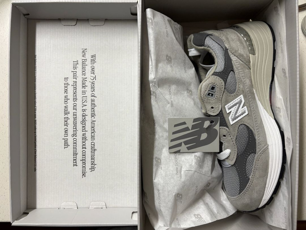 뉴발란스992 그레이 이미지