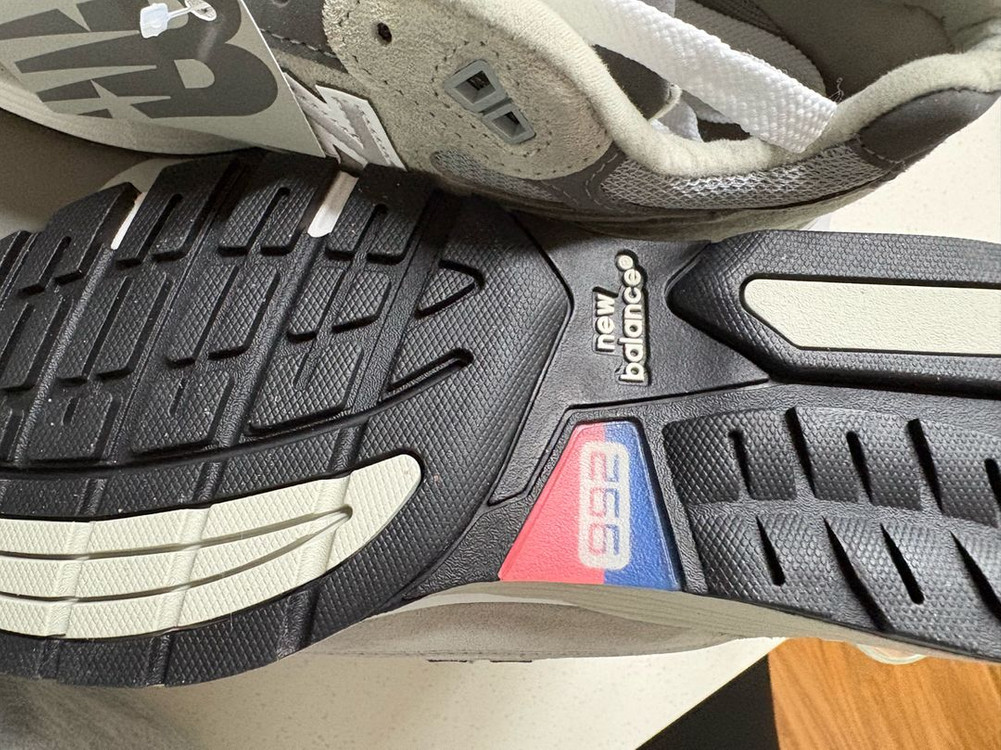 뉴발란스992 그레이 이미지