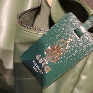 자라 크로스백 구찌 정품 캐리어 네임택 일괄판매만