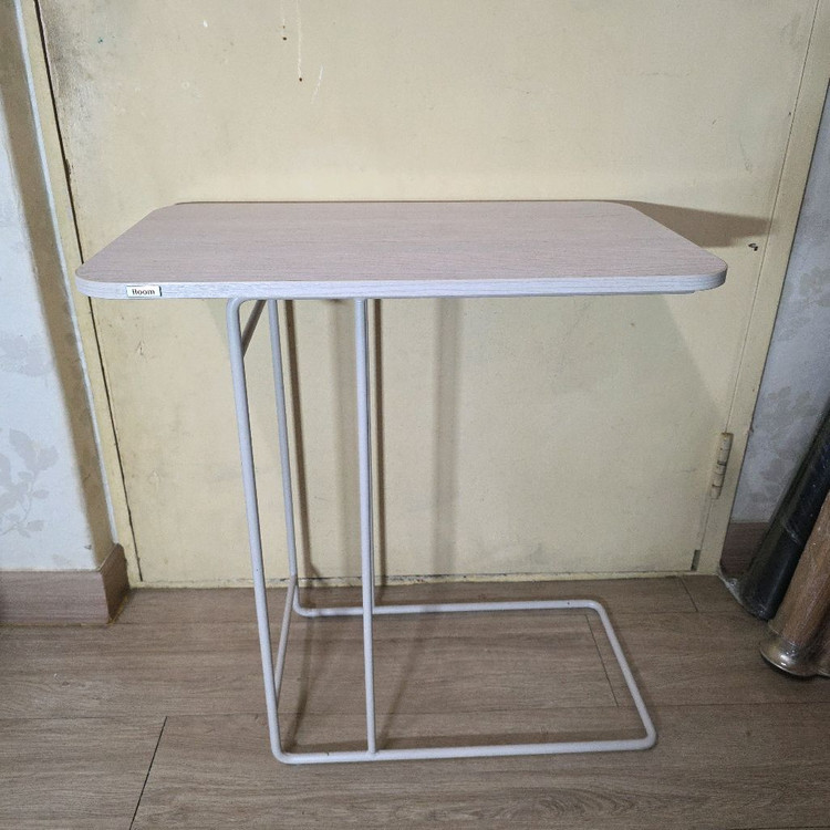 iloom 이럼. 사이드 쇼파. 테이블--1