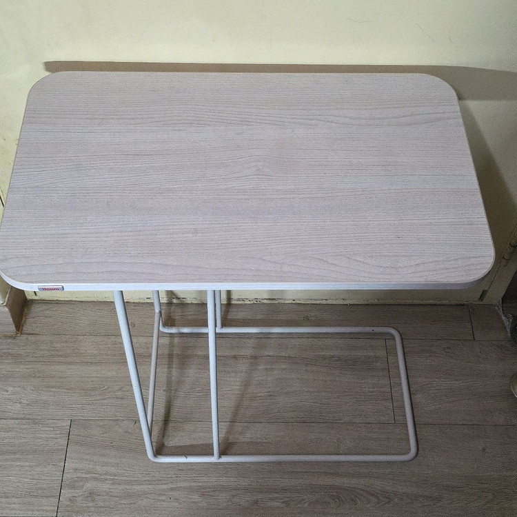 iloom 이럼. 사이드 쇼파. 테이블--3