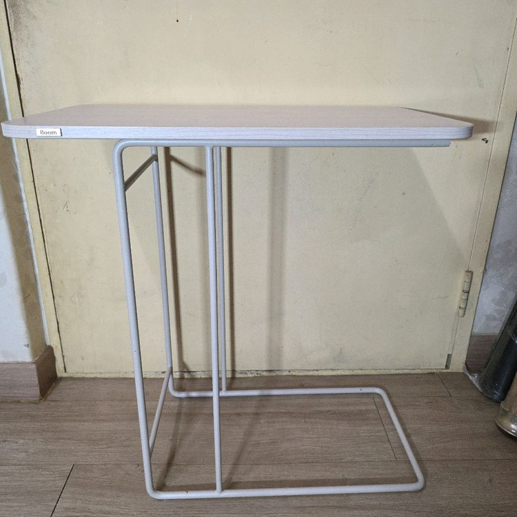 iloom 이럼. 사이드 쇼파. 테이블--5