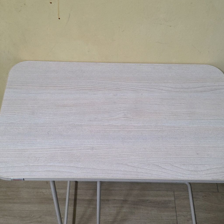 iloom 이럼. 사이드 쇼파. 테이블--8